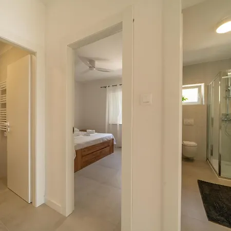 Apartments Siesta Sumartin Exterior photo