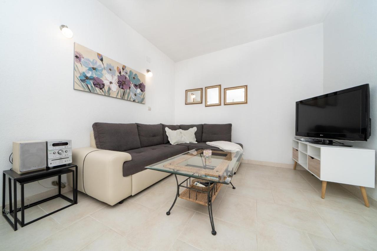 Siesta Apartment Sumartin