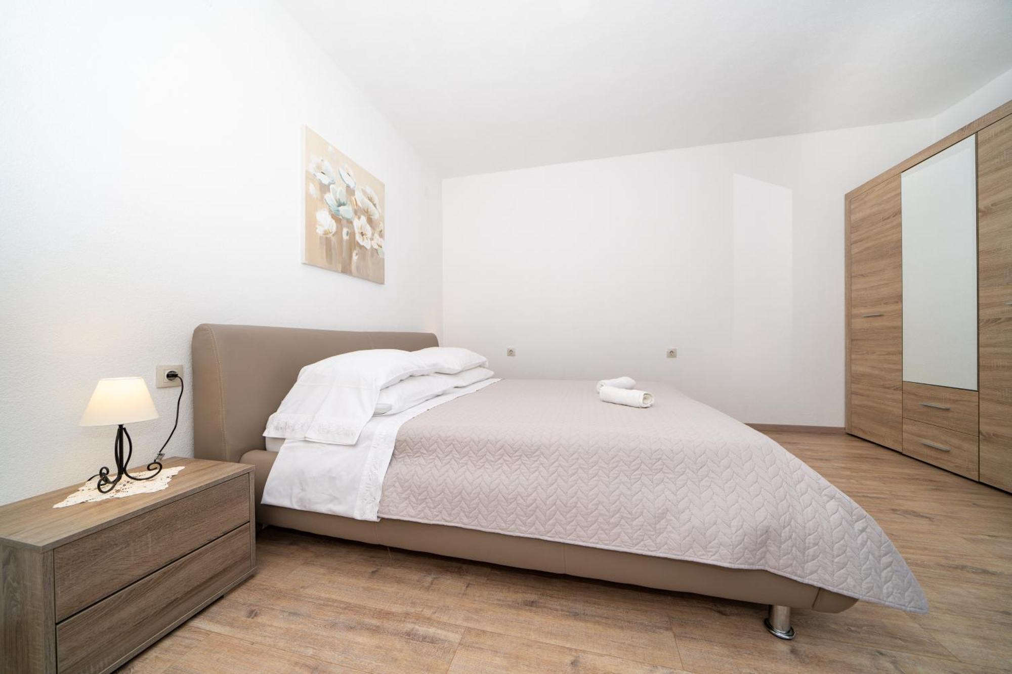 Siesta Apartment *