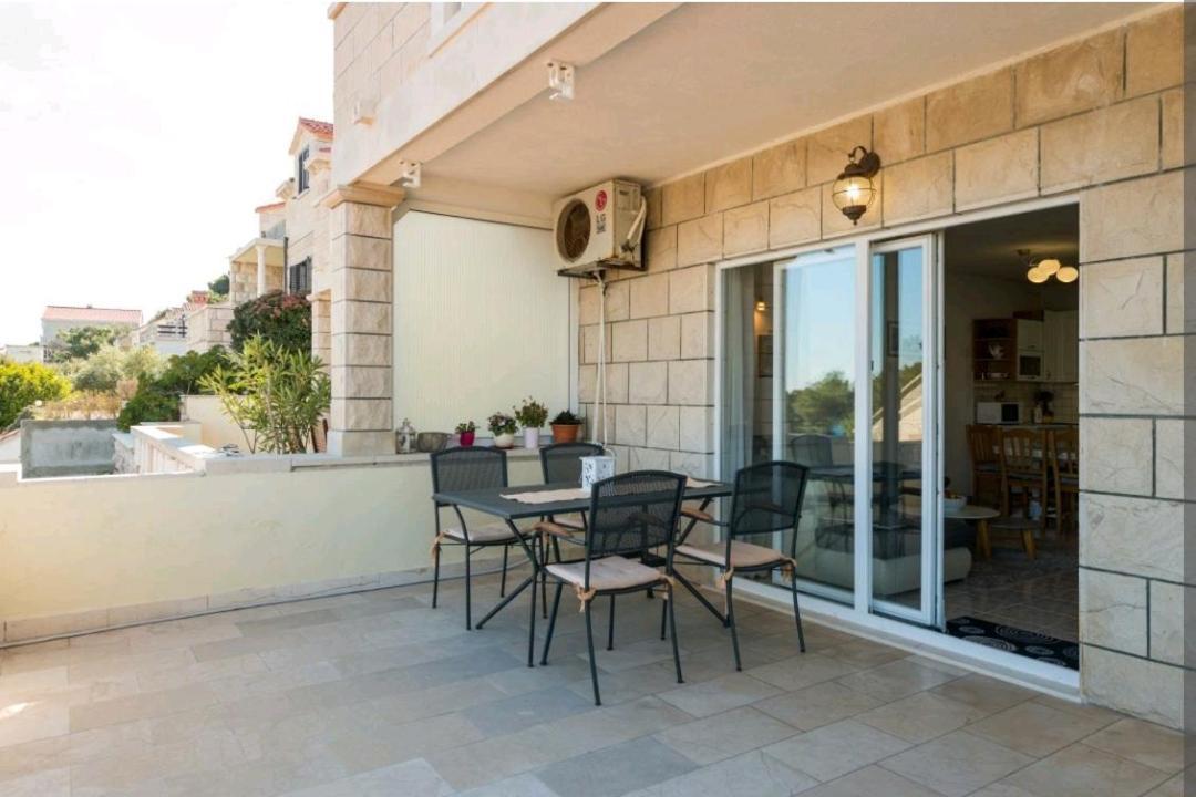 Siesta Apartment Sumartin